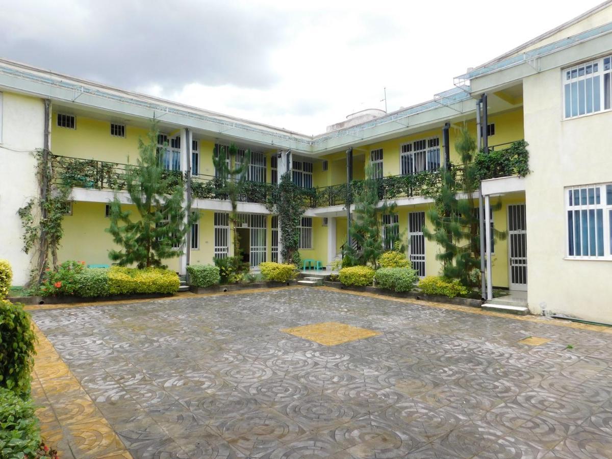 Avi Guest House Addis Ababa Exterior photo